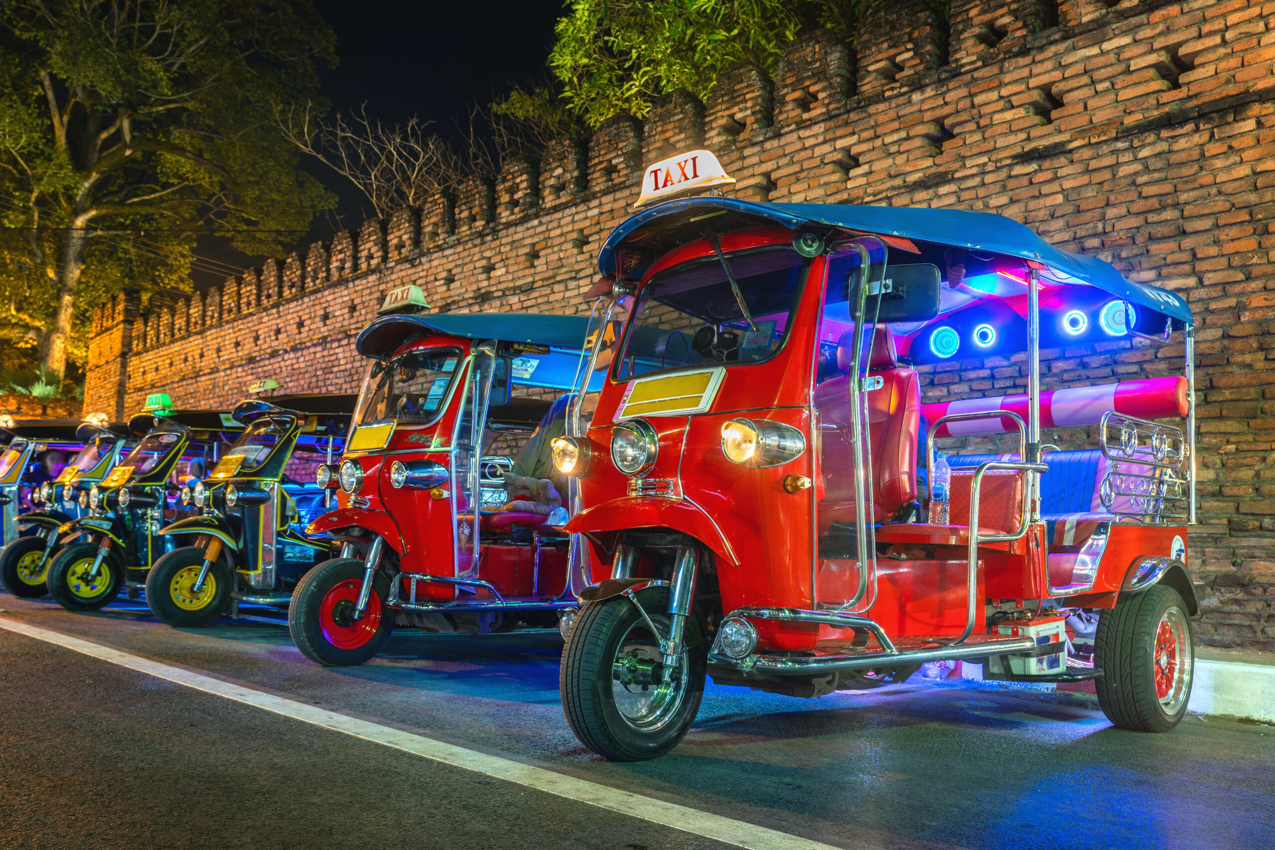 Travel for Foodies:Tuk-Tuk Adventure Through Bangkok