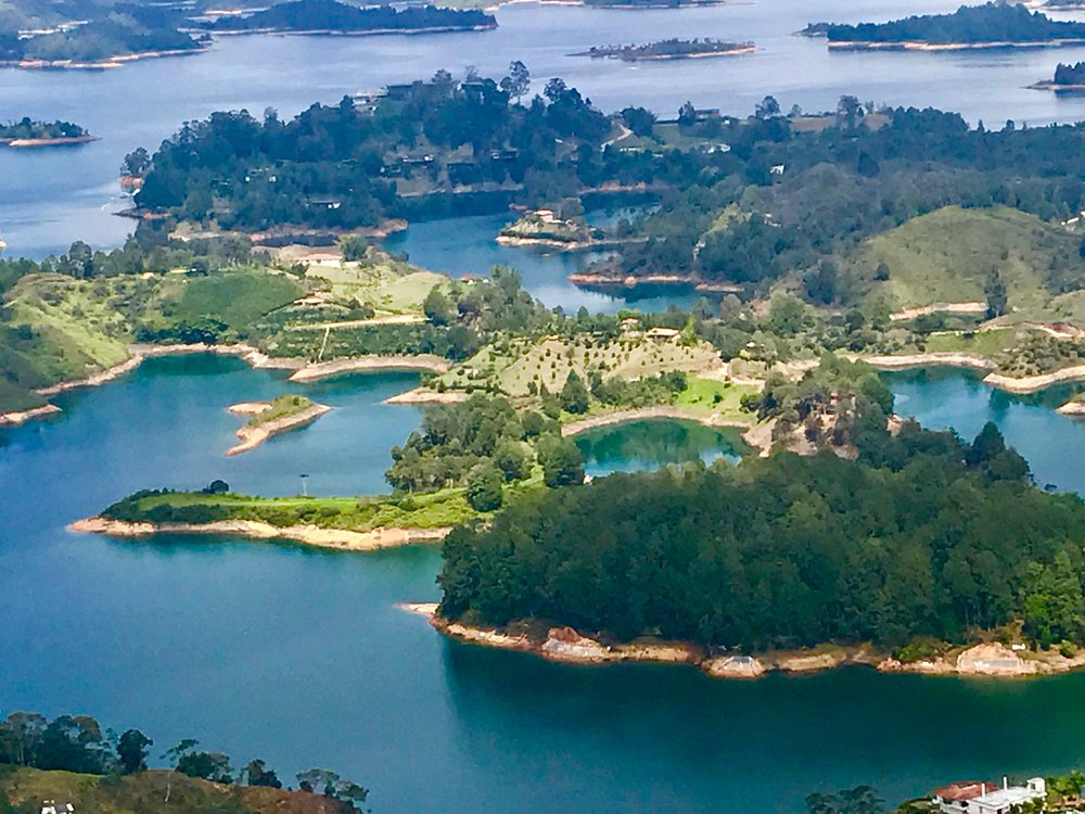 guatape-lagoon