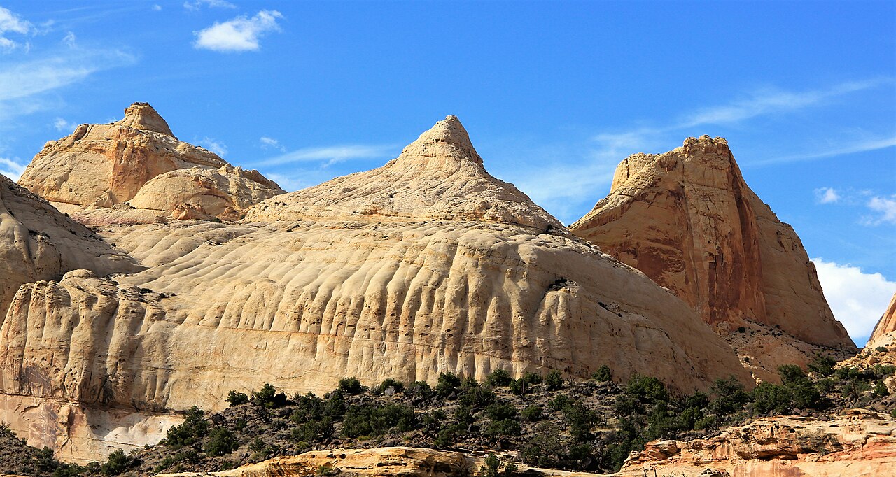 Navajo_Dome_in_Capitol_Reef_National_Park