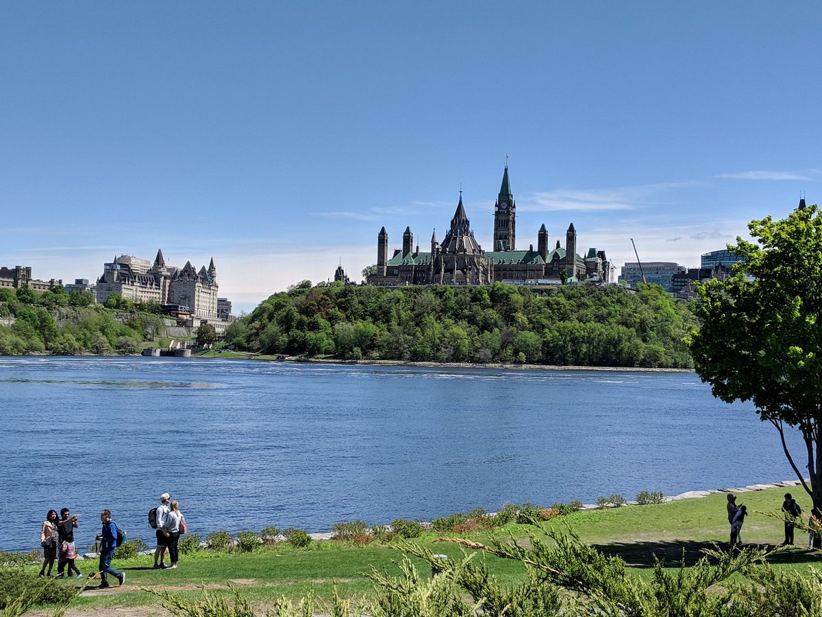 beautiful-view-of-parliament