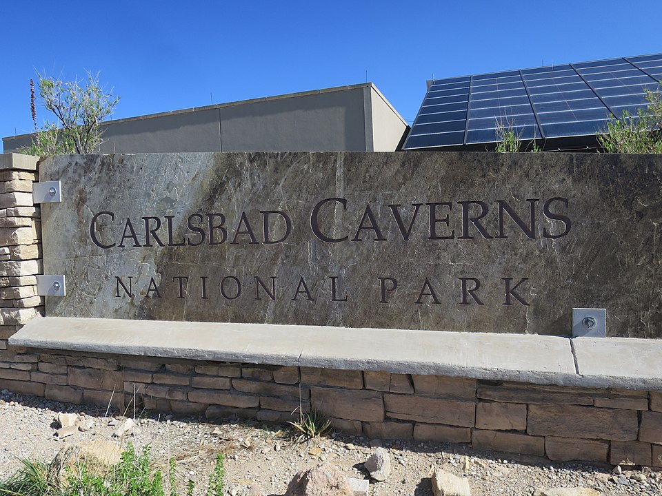 Carlsbad_Caverns_Sign