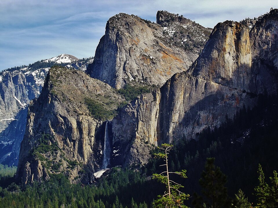 Bridalveil_Fall_and_valley Bridalveil_Fall_and_valley