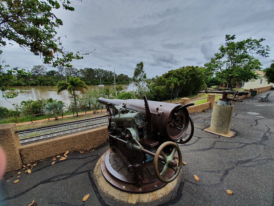 Queens_Park_Gun Queens_Park_Gun