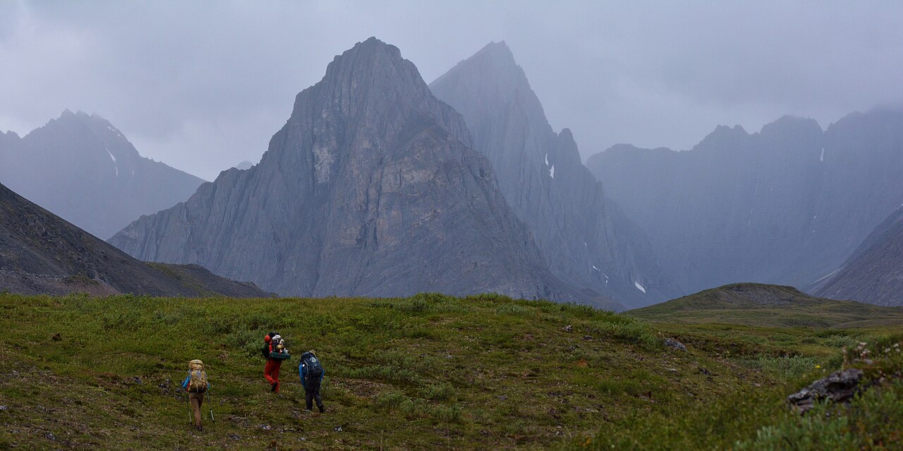 Thunder_Valley._Gates_of_the_Arctic_National_Park,_Brooks_Range,_Alaska Thunder_Valley._Gates_of_the_Arctic_National_Park,_Brooks_Range,_Alaska