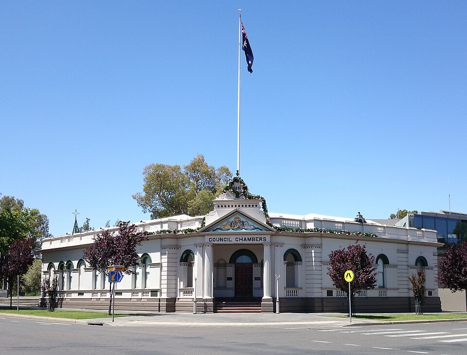 Wagga_Wagga_Historic_Council_Chambers_on_the_corner_of_Baylis_St Wagga_Wagga_Historic_Council_Chambers_on_the_corner_of_Baylis_St