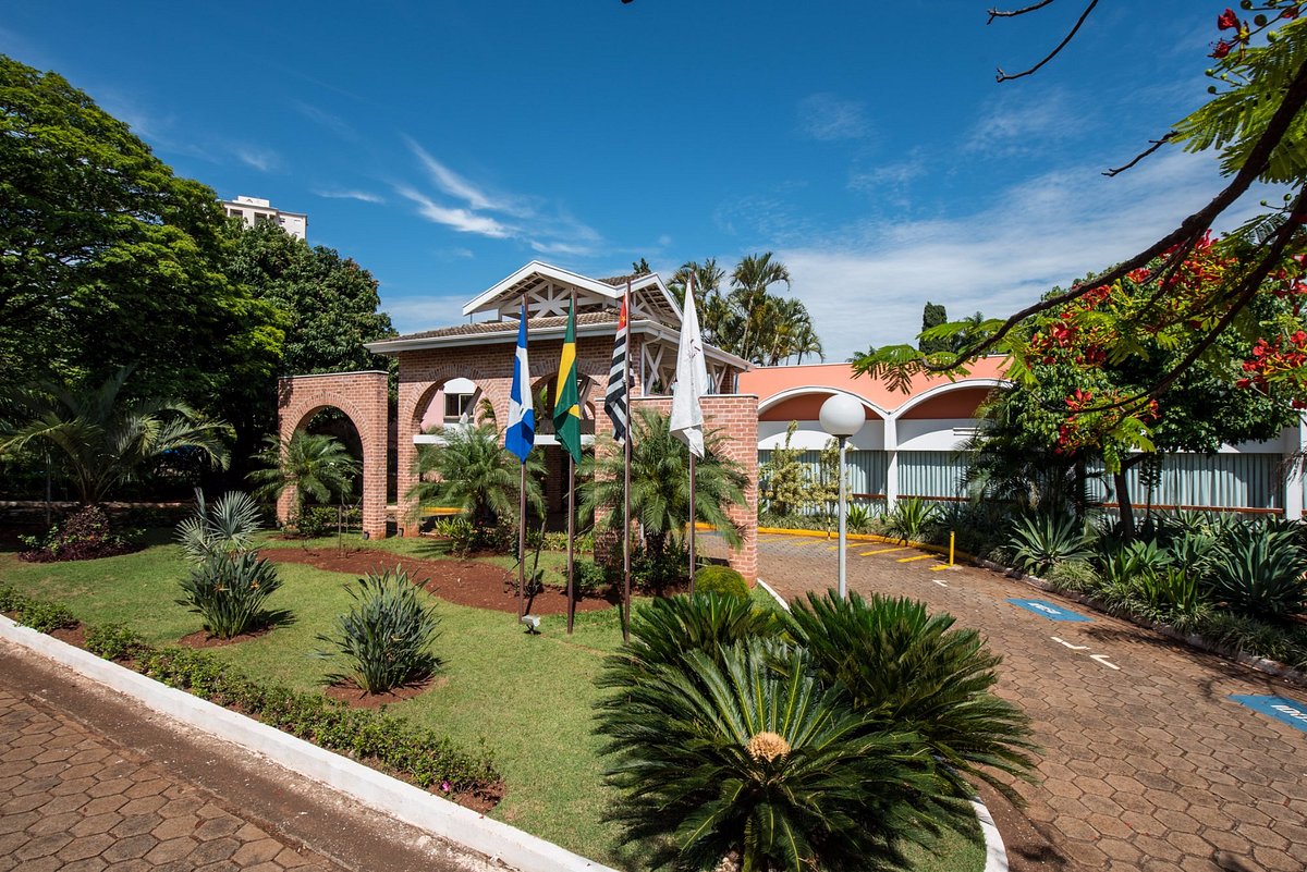 carlton-plaza-hotel carlton-plaza-hotel