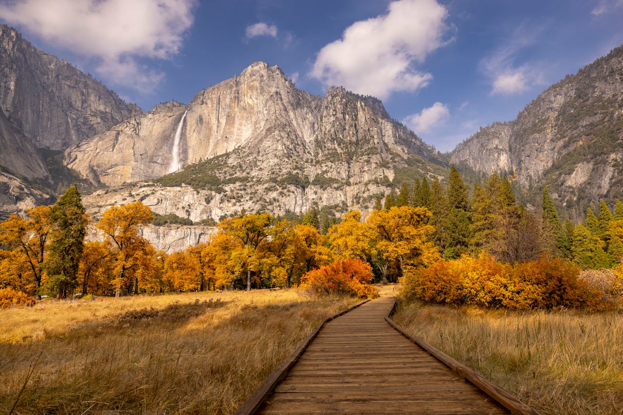 Yosemite National Park Autumn Scene with Waterfall Yosemite National Park Autumn Scene with Waterfall