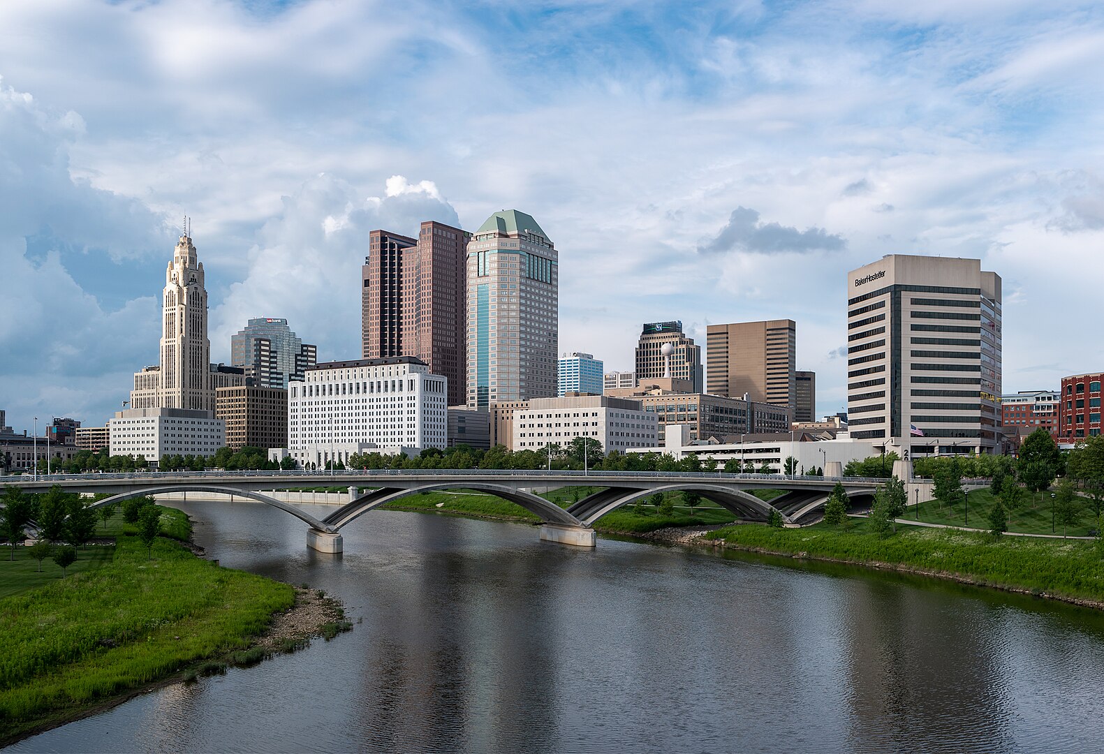 Columbus_View_from_Main_St_Bridge